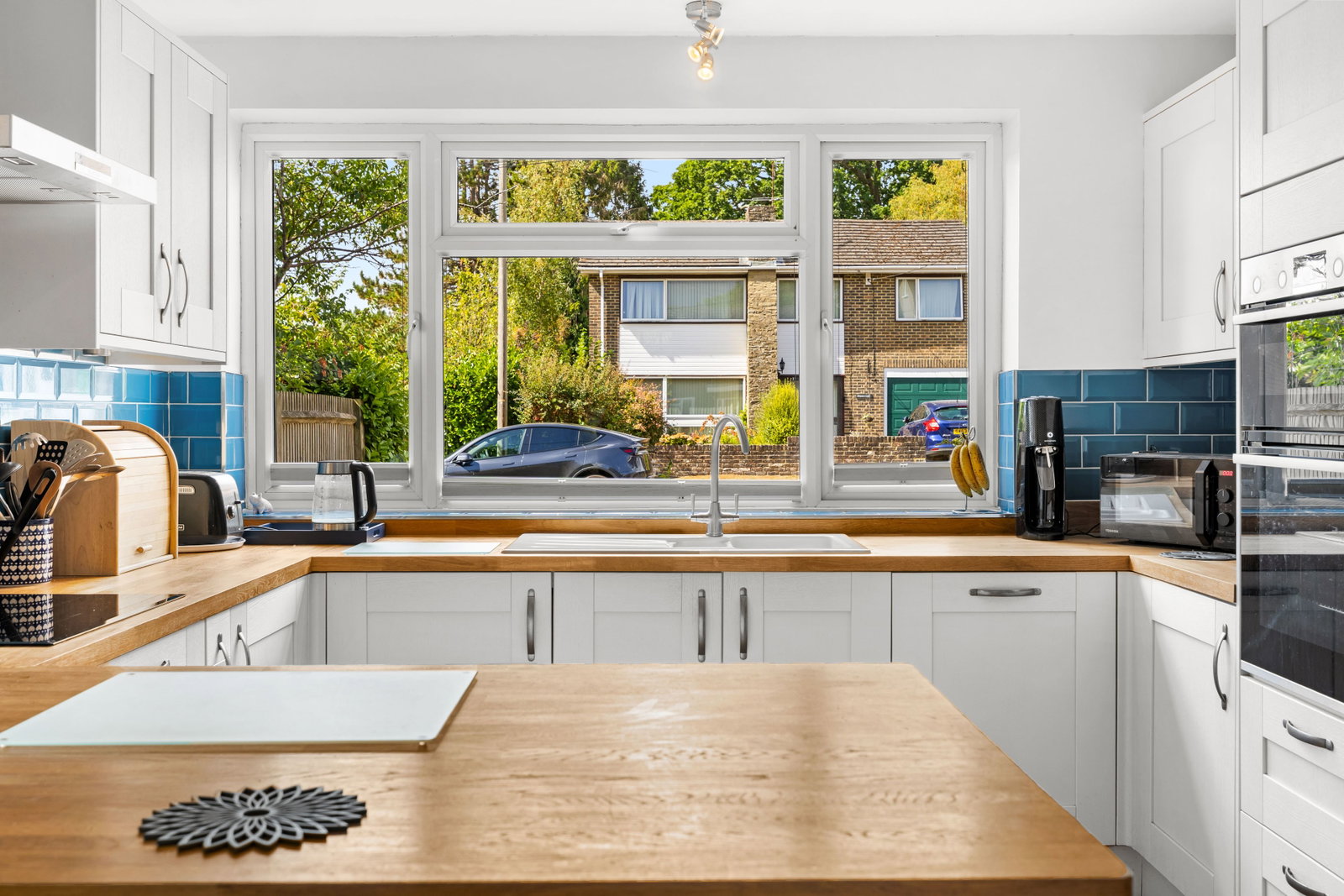 Detached House in Haywards Heath 3