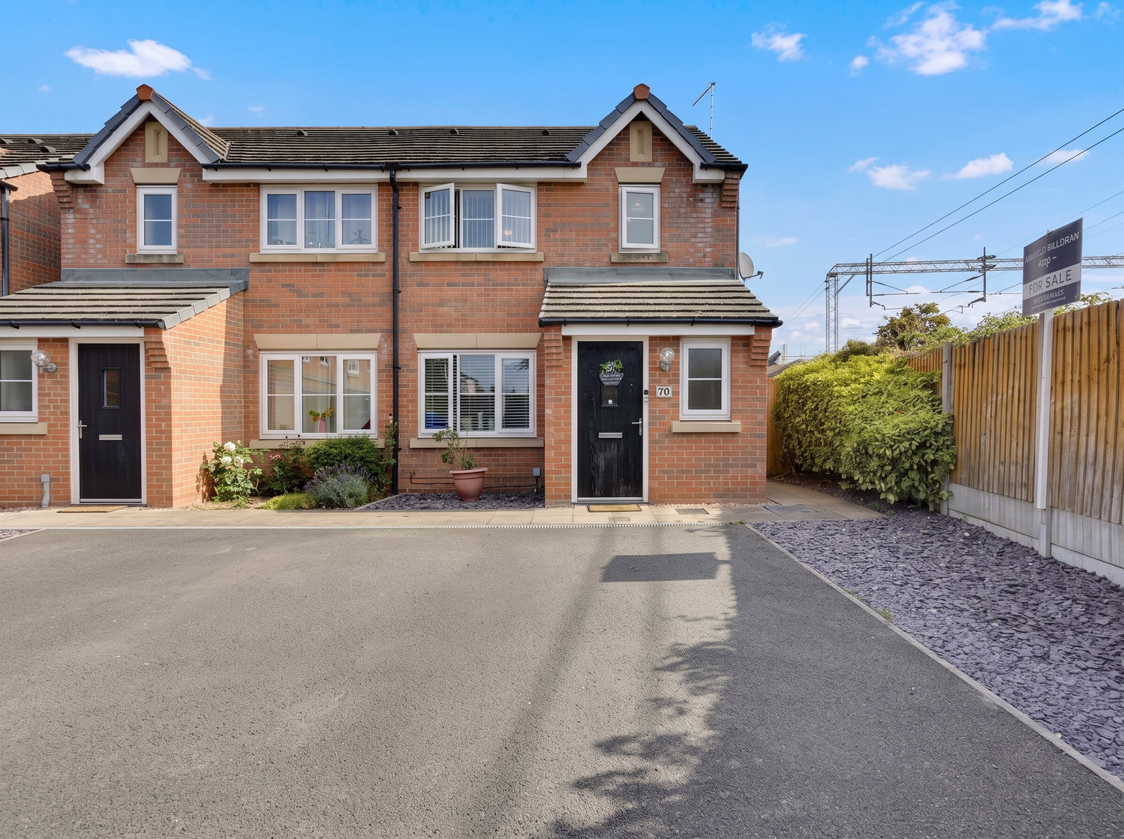 Semi Detached House for sale in Sandbach, Heron Way, Sandbach, CW11