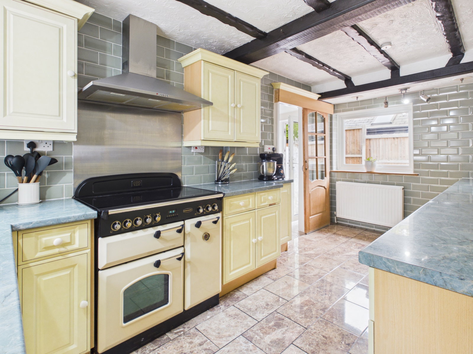 Detached House in Dover