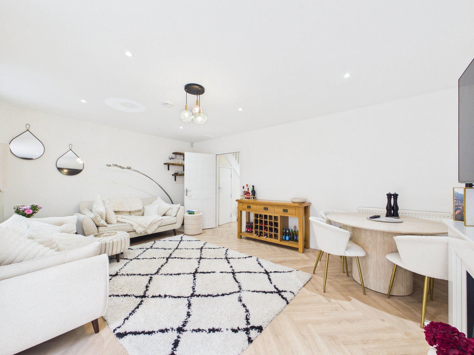 Semi Detached House in Telford