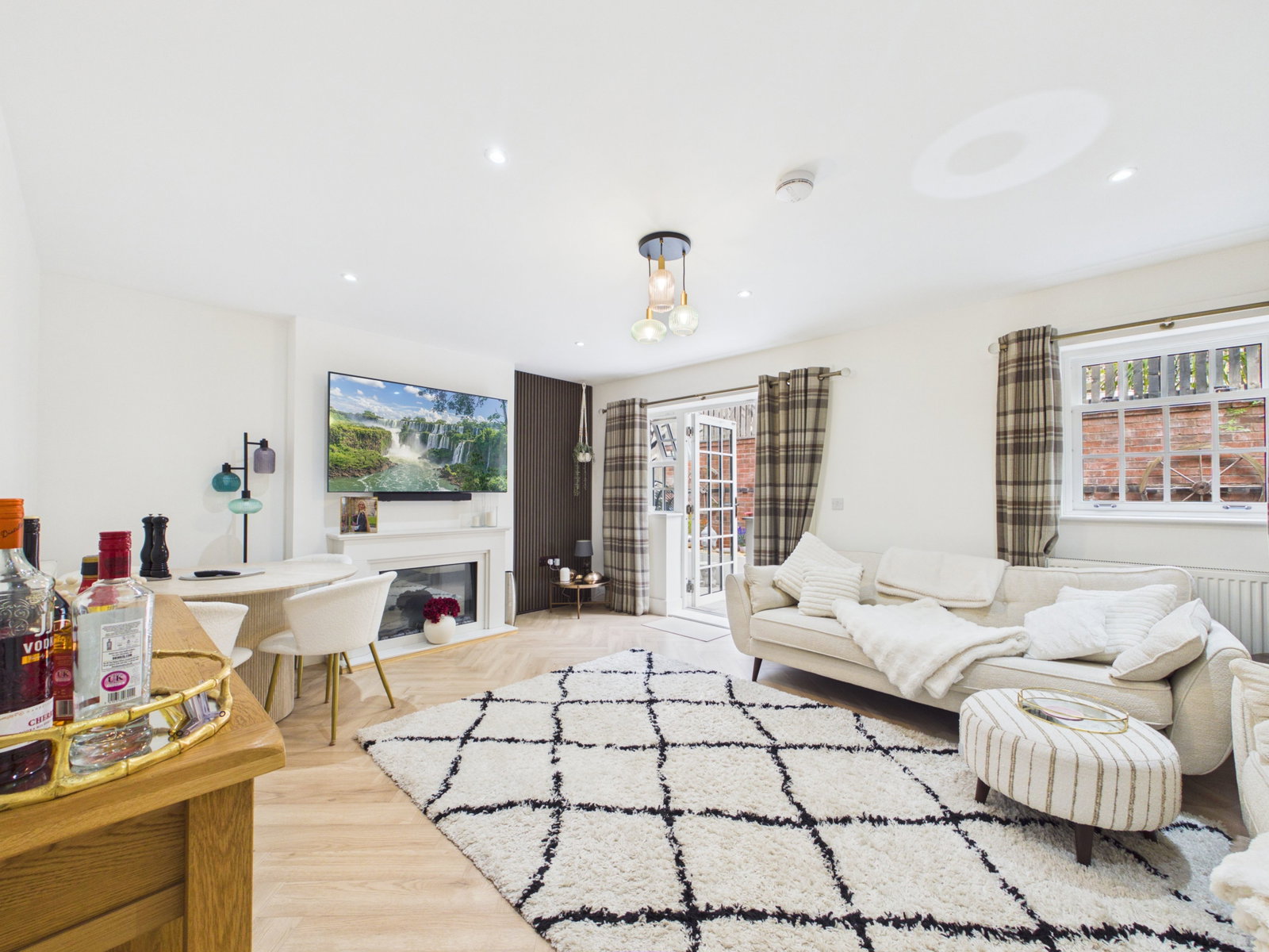 Semi Detached House in Telford