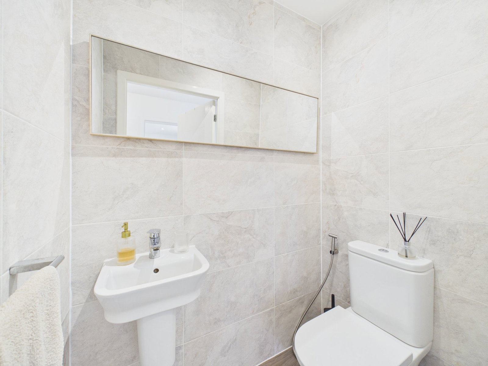 Detached House for sale in Oadby, Weston Rise, Cottage Farm, Oadby, 904 m²