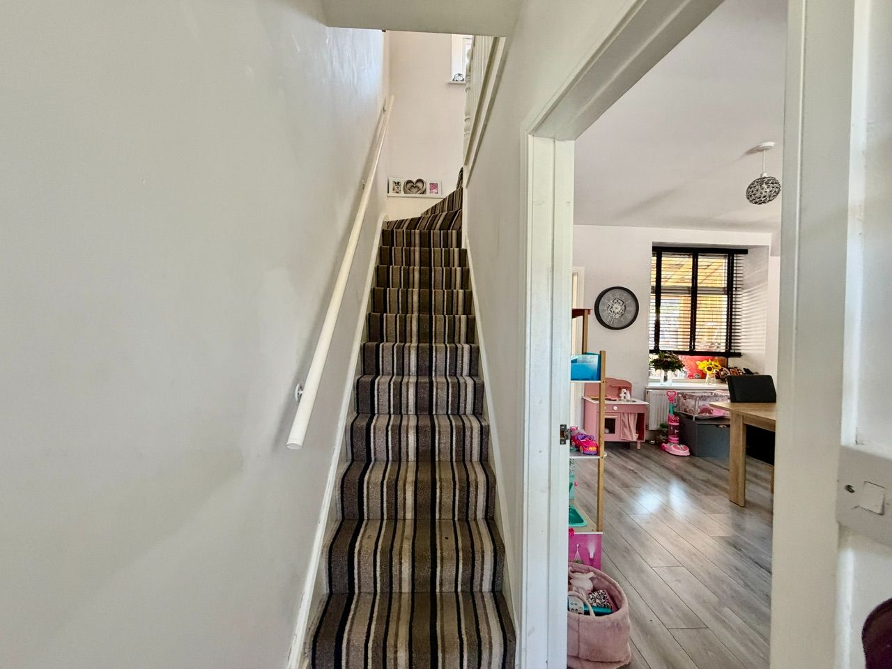 Terraced House for sale in Newport, Arthur Street, Ynysddu, NP11, 883 m²