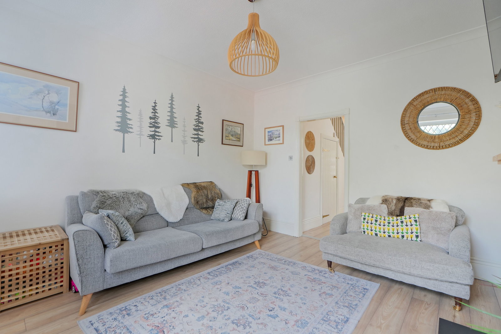 Semi Detached House for sale in Sheffield, Penistone Road, Grenoside S35, 1013 m²