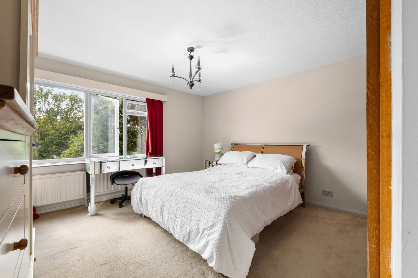 Detached House for sale in Croydon, Roxton Gardens, CR0, 1875 m²