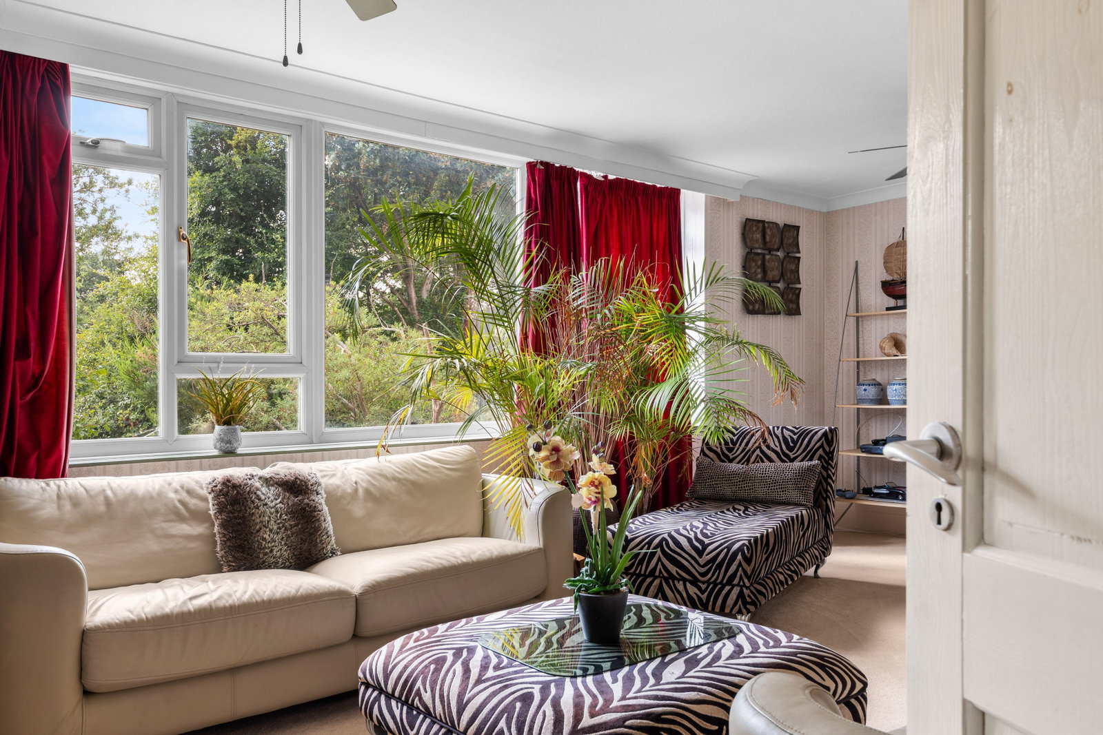 Detached House for sale in Croydon, Roxton Gardens, CR0, 1875 m²
