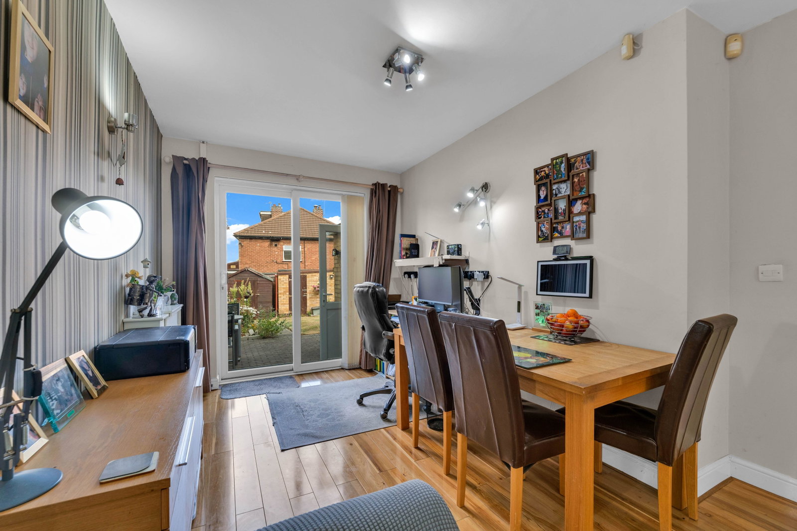 Semi Detached House in Leicester
