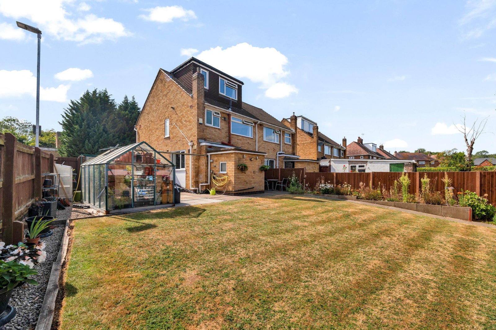 Semi Detached House in Leicester