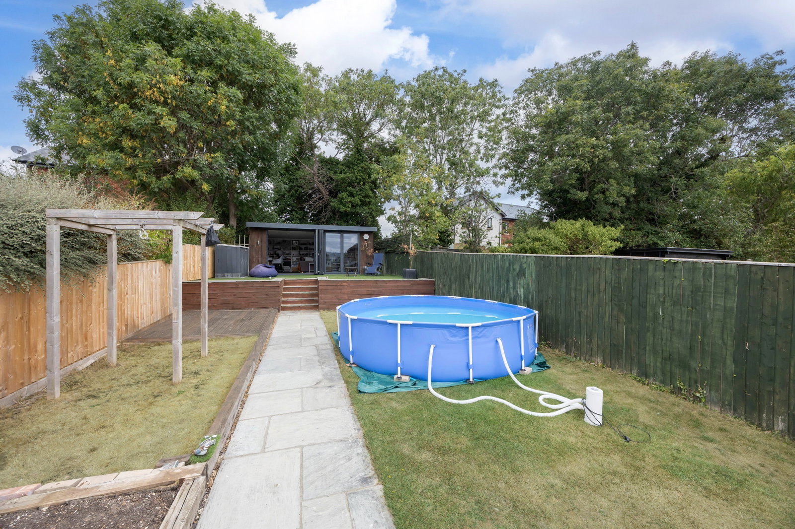 Semi Detached House in Cheltenham 3