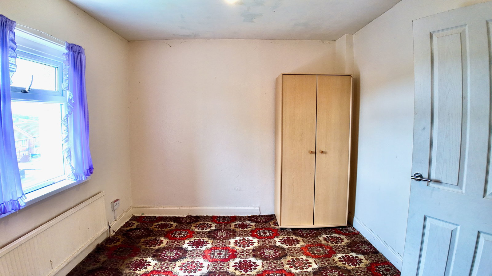 Terraced House in Blackwood 4