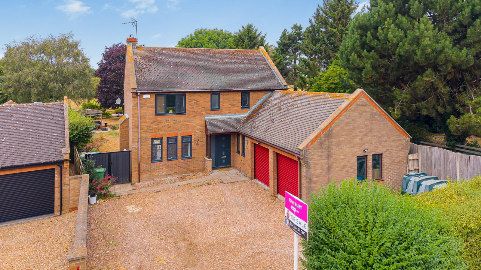 Detached House in Grantham