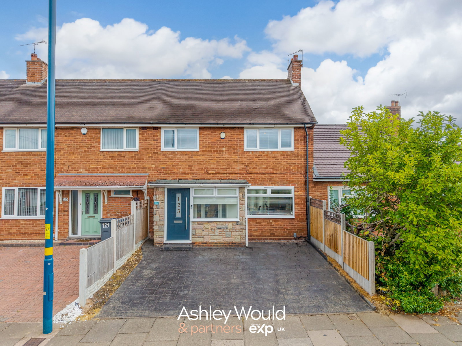 Terraced House for sale in Birmingham, Wood Lane, Woodgate, Birmingham, B32 4AG