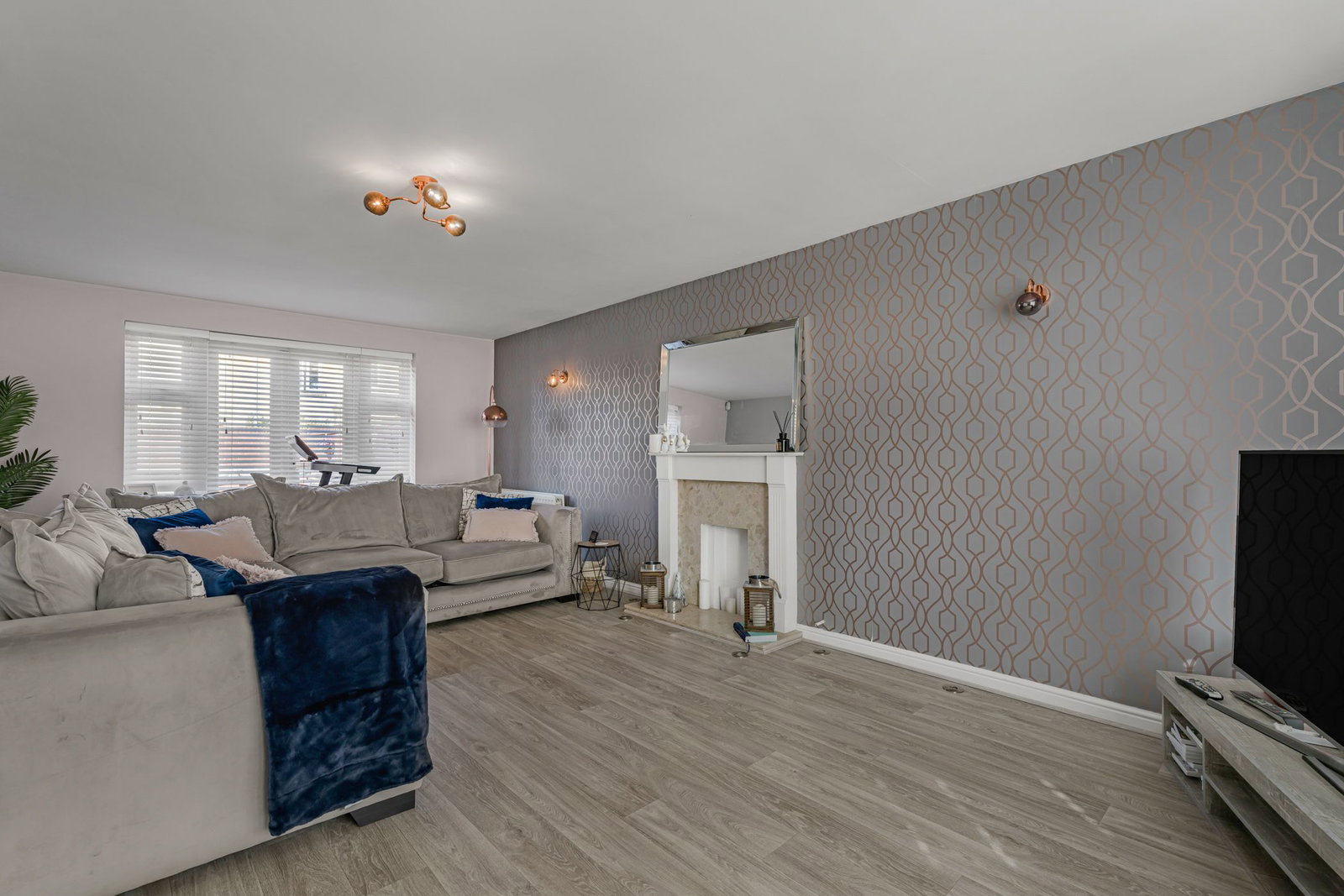 Detached House for sale in Gloucester, Thatcham Avenue Kingsway, Quedgeley, Gloucester, GL2 2BJ