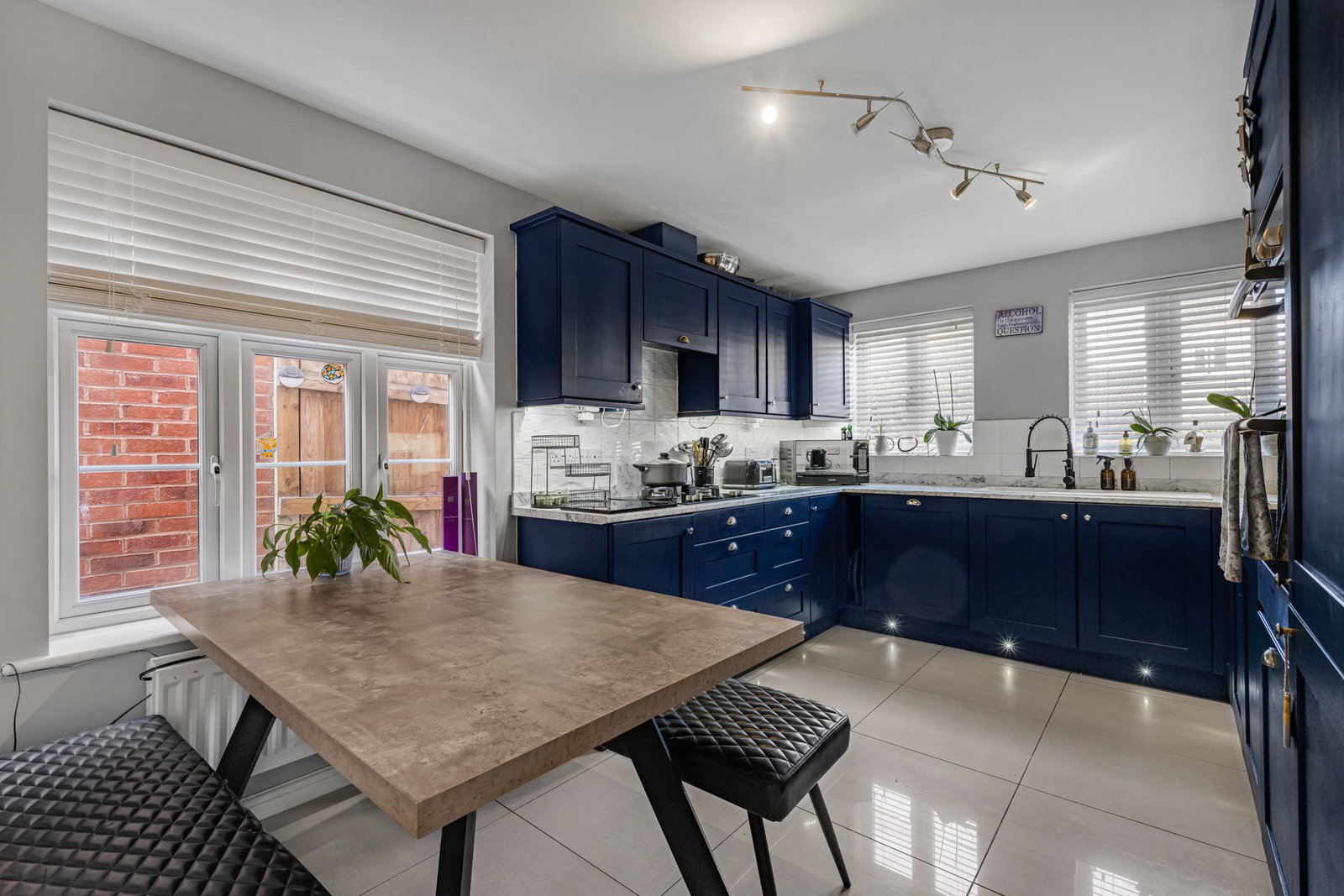 Detached House for sale in Gloucester, Thatcham Avenue Kingsway, Quedgeley, Gloucester, GL2 2BJ