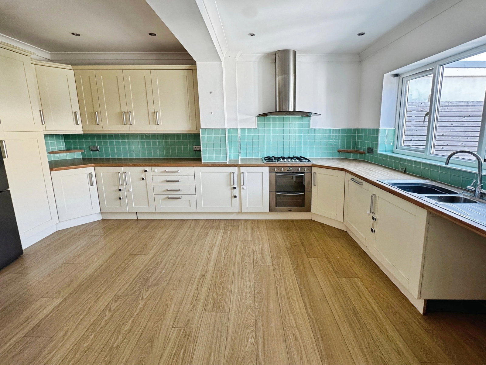 Semi Detached House in Porthcawl