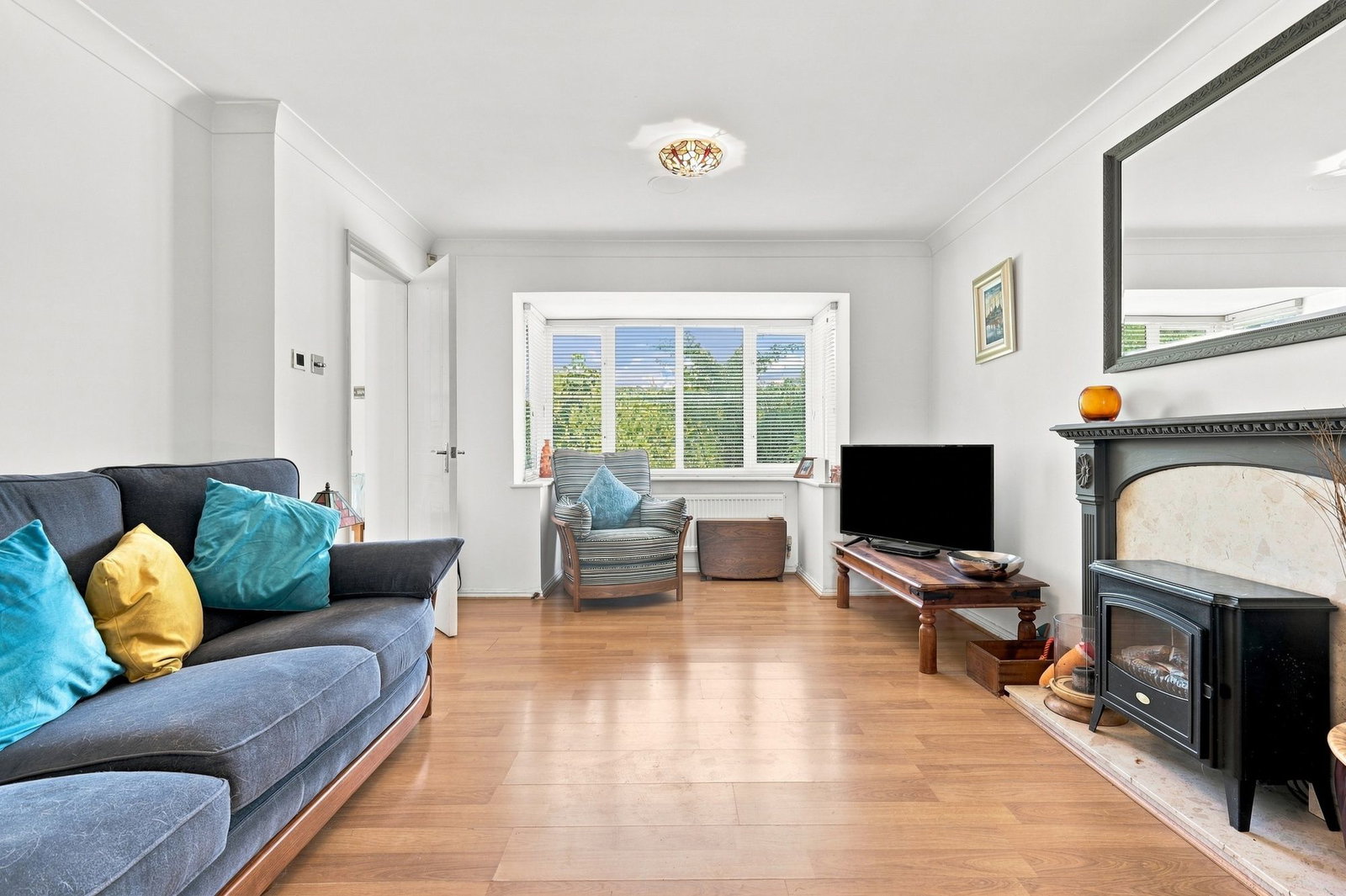 Detached House for sale in Rayleigh, Laburnum Way, Rayleigh, Essex, SS6 9GN