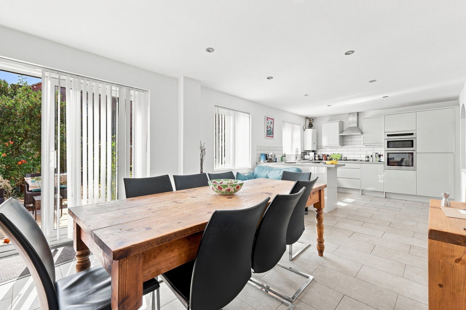Detached House for sale in Rayleigh, Laburnum Way, Rayleigh, Essex, SS6 9GN