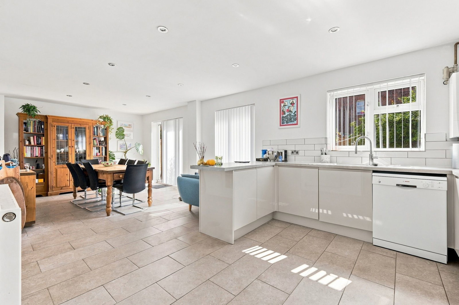 Detached House for sale in Rayleigh, Laburnum Way, Rayleigh, Essex, SS6 9GN