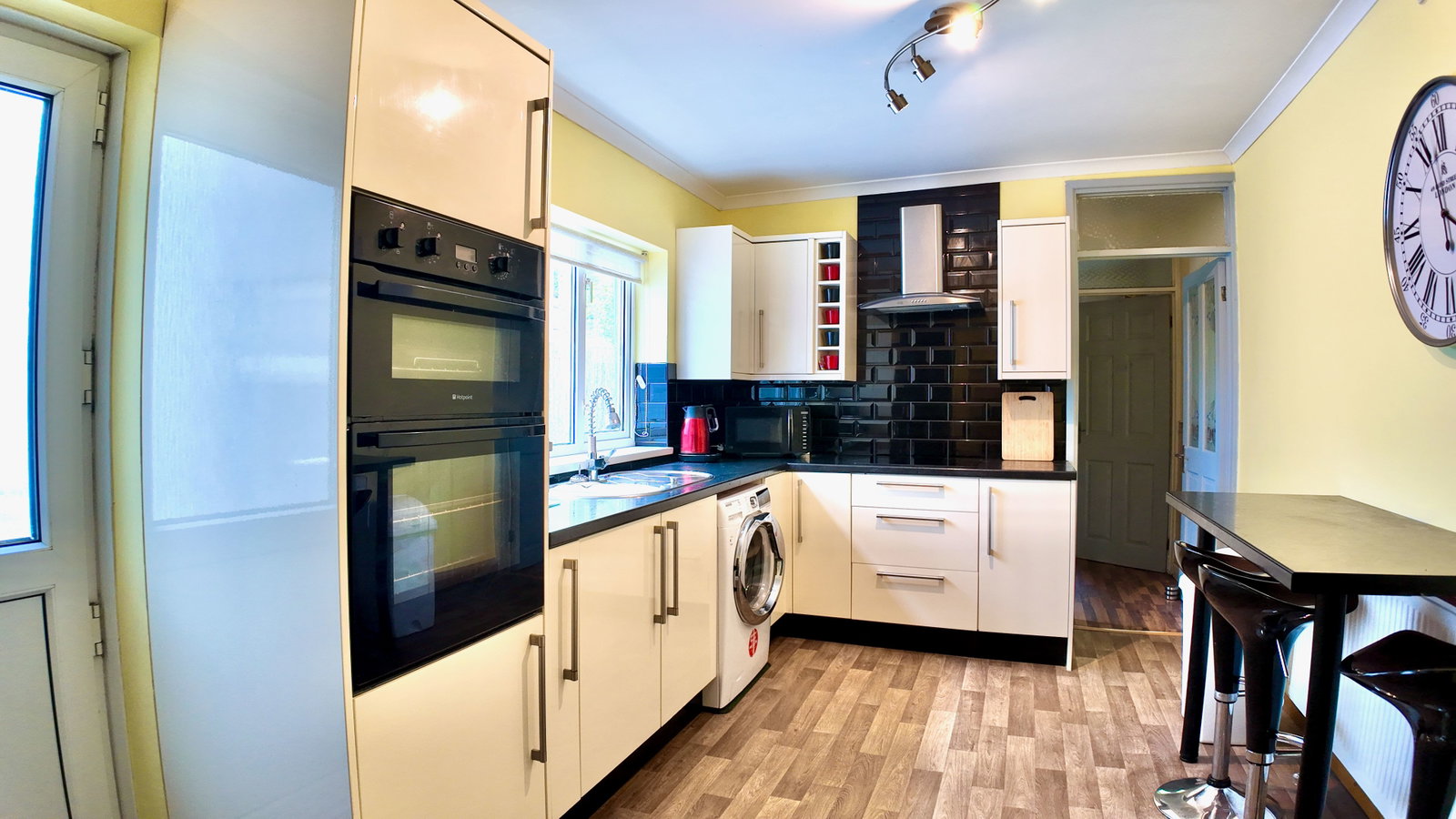 Terraced House for sale in New Tredegar, Greenfield Street, New Tredegar, NP24, 1118 m²