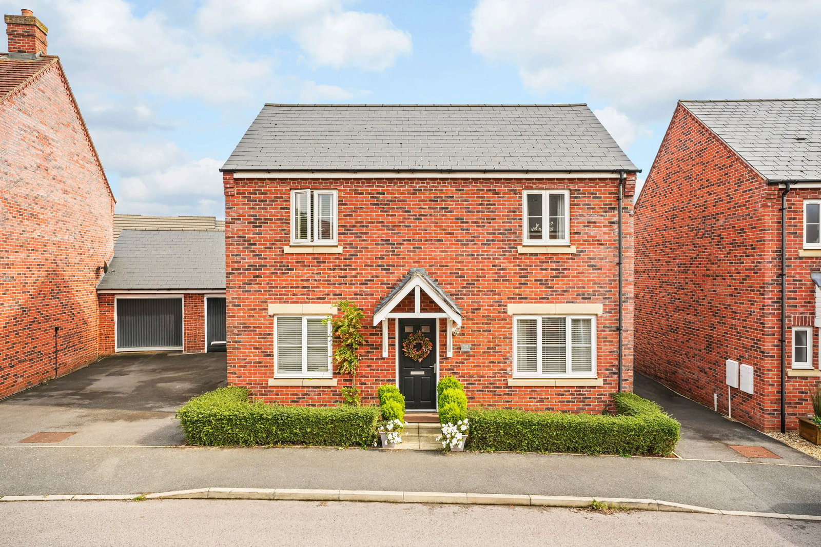 Detached House for sale in Daventry, Brampton Grange Drive, Daventry, NN11 8BE, 1192 m²