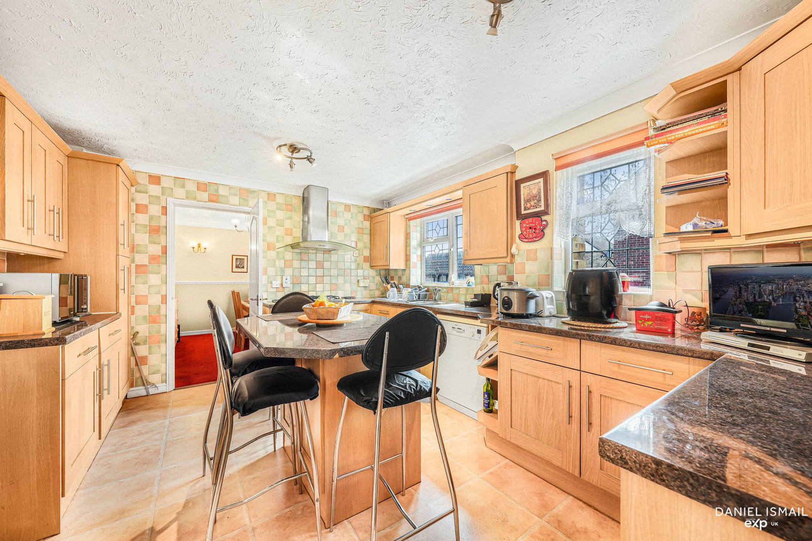 Semi Detached House in Basildon