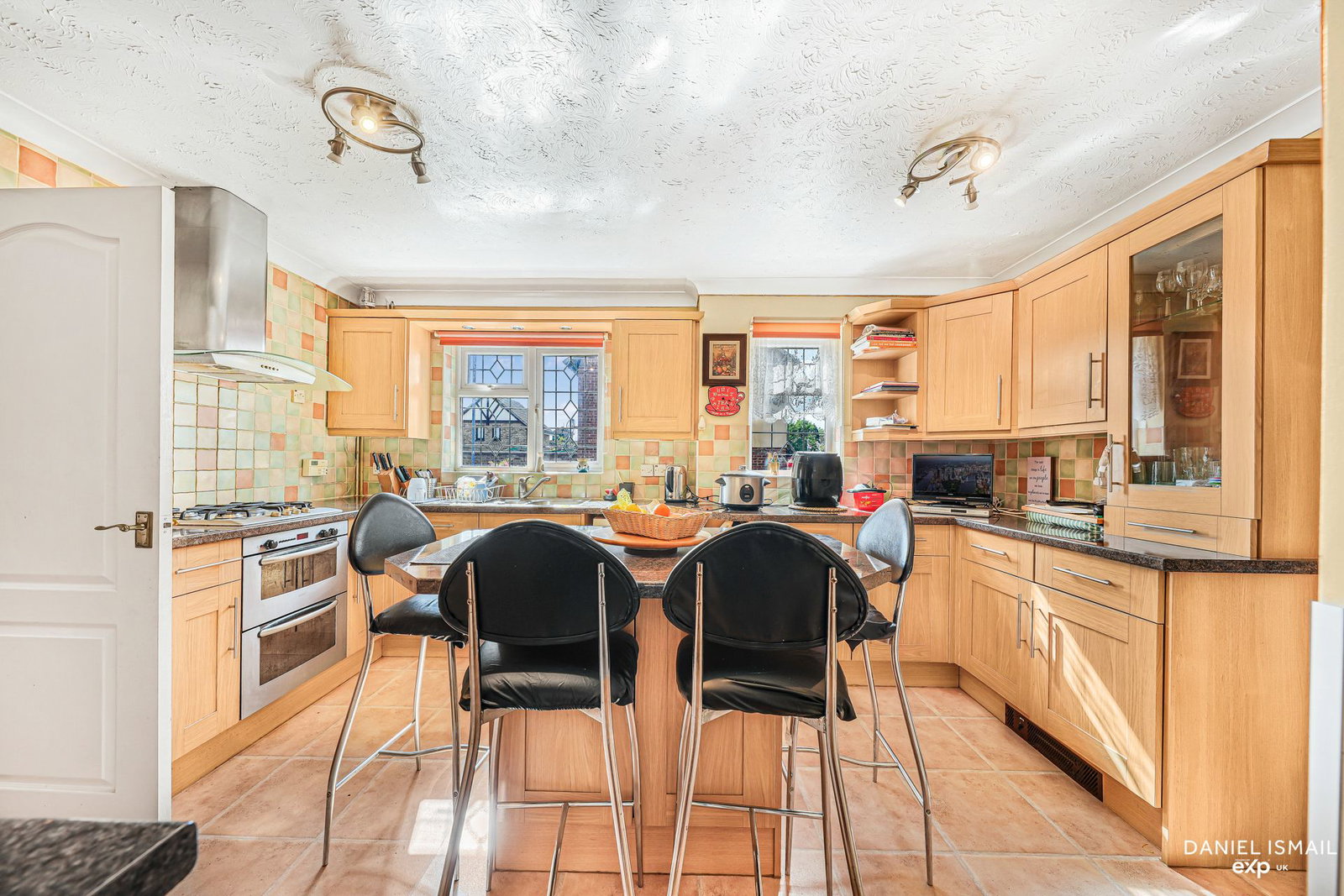 Semi Detached House in Basildon
