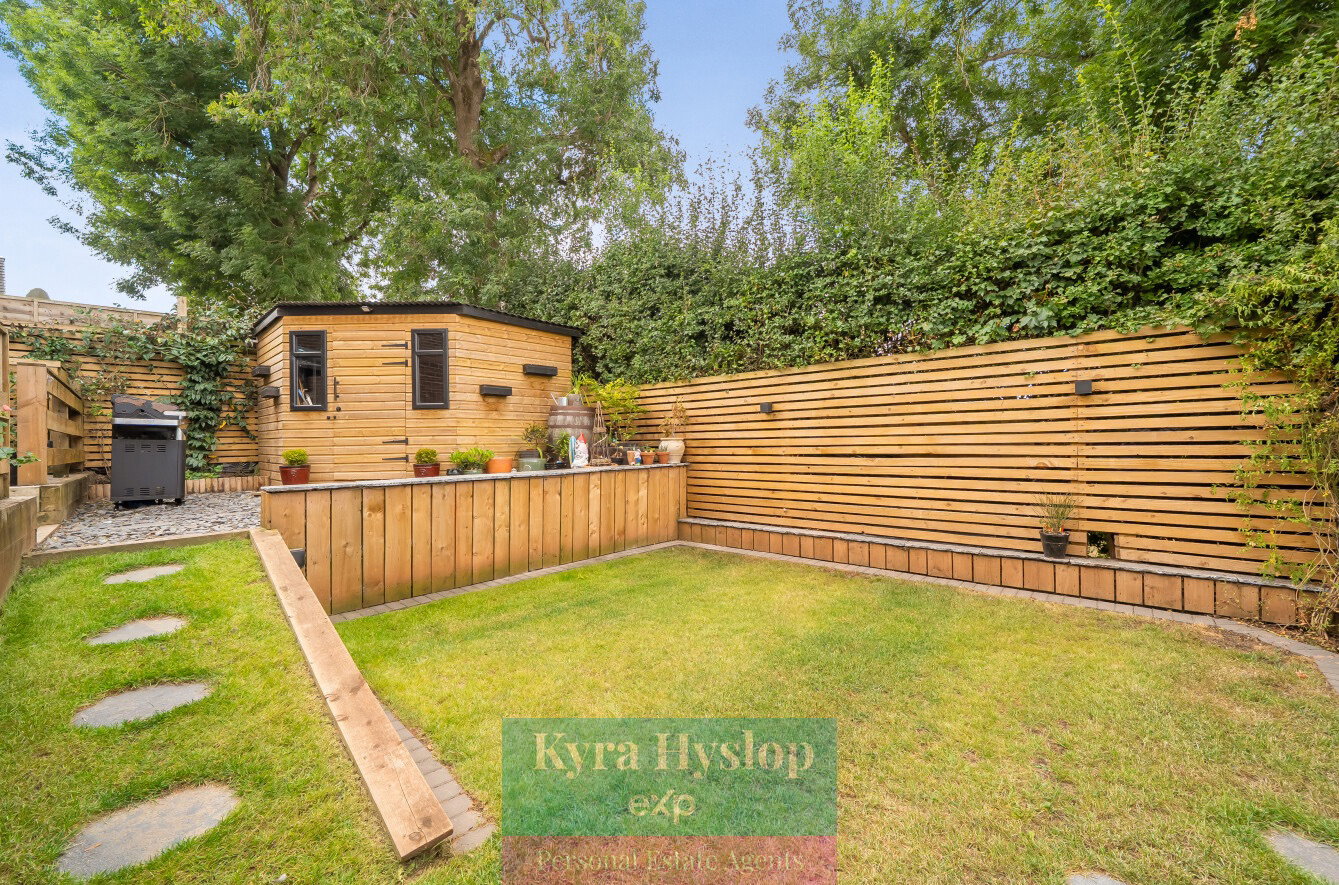 Detached House in Exeter 5