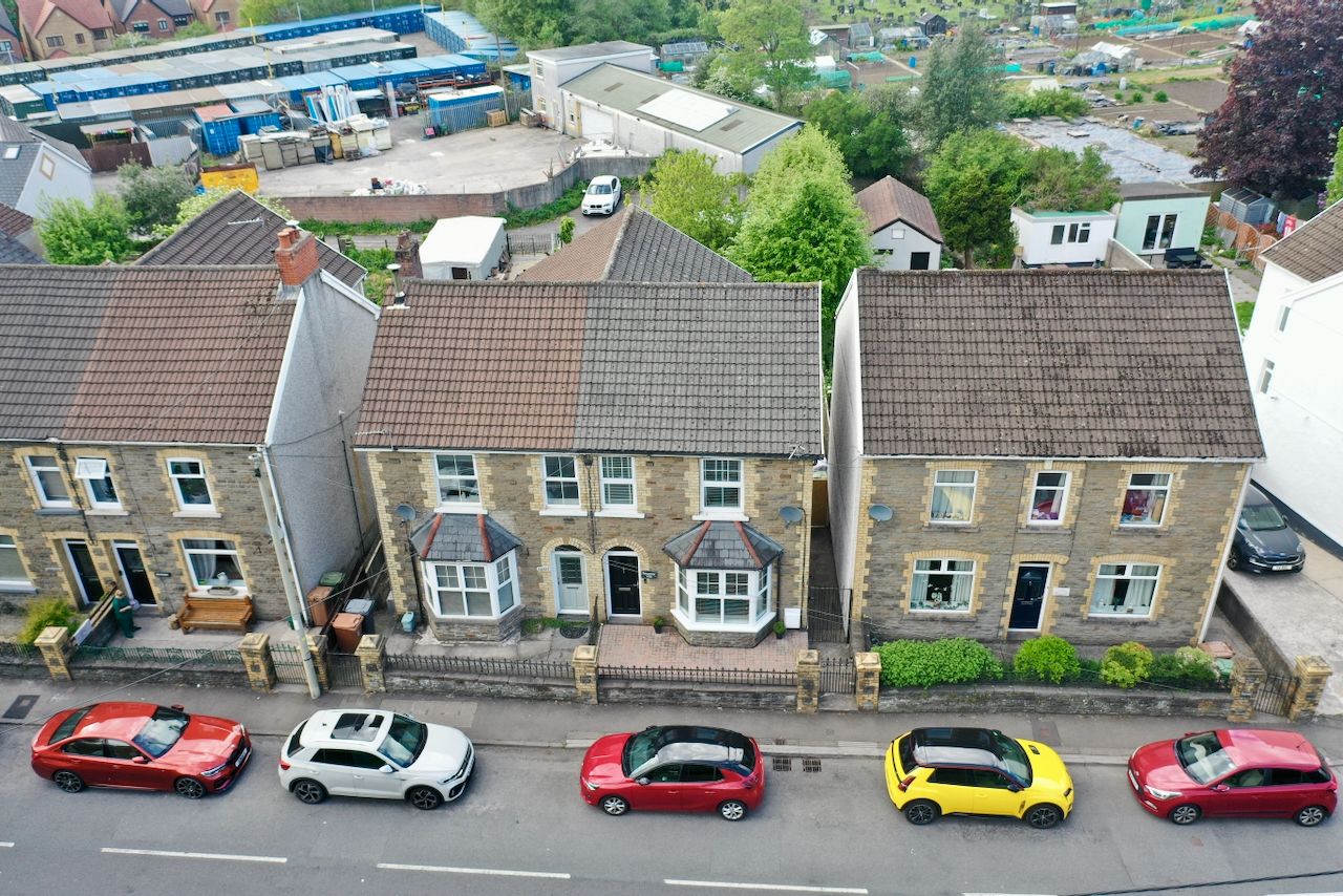 Semi Detached House for sale in Blackwood, Commercial Street, Pengam, NP12, 1409 m²