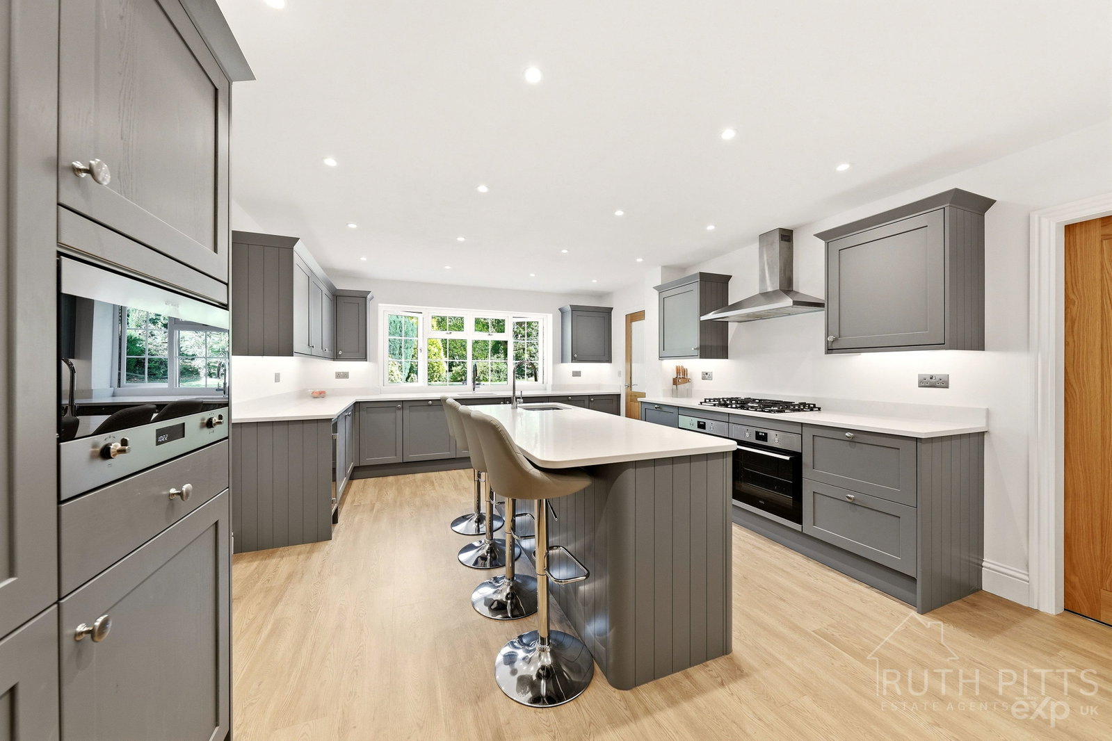 Detached House for sale in Pontefract, Beechwood Dale, Ackworth, WF7