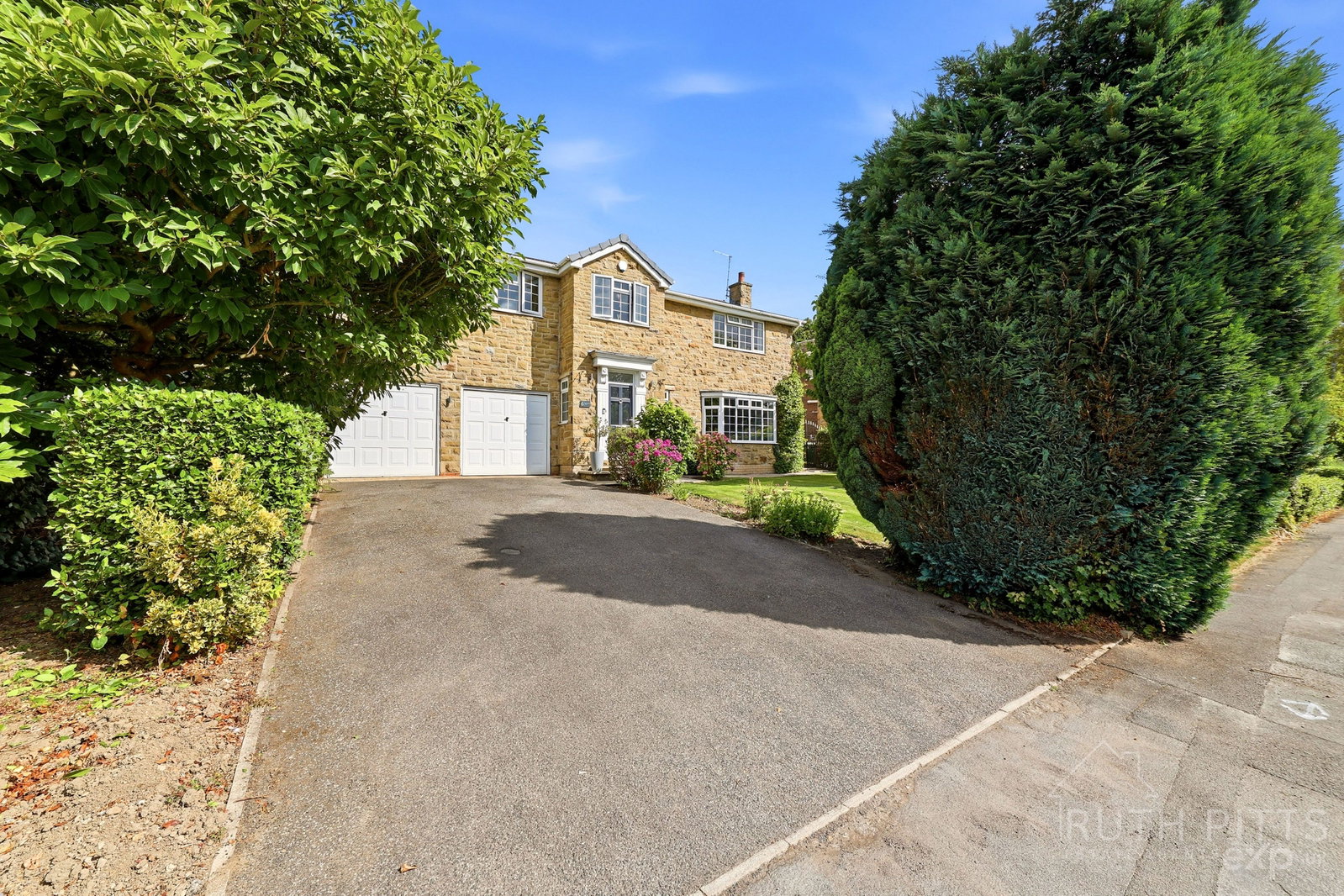 Detached House in Pontefract