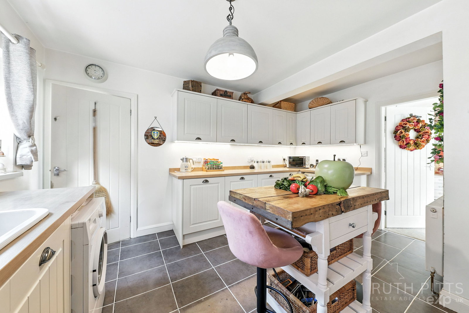 Semi Detached House in Pontefract
