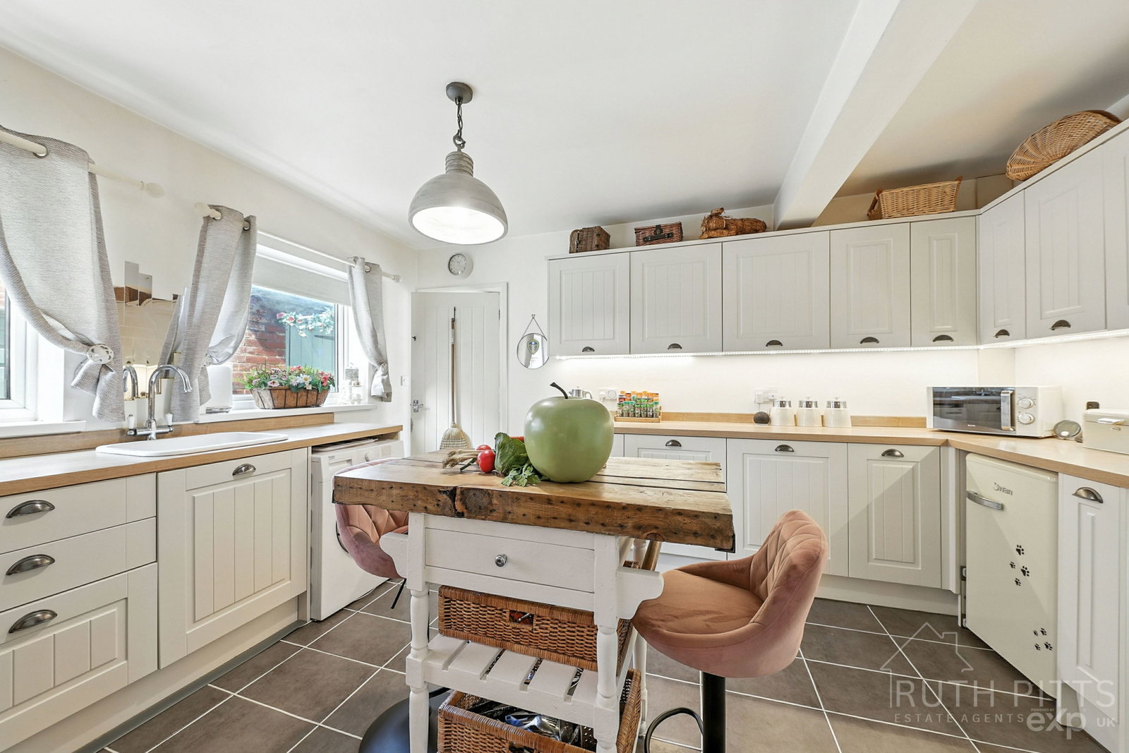 Semi Detached House in Pontefract