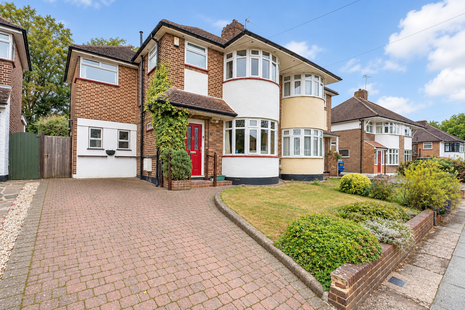 Semi Detached House for sale in Orpington, Tubbenden Drive, Orpington, BR6 9PA