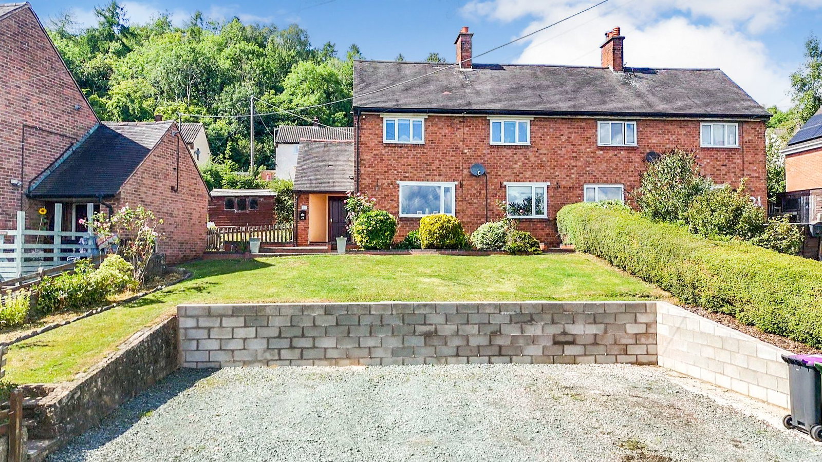 Semi Detached House in Llanymynech