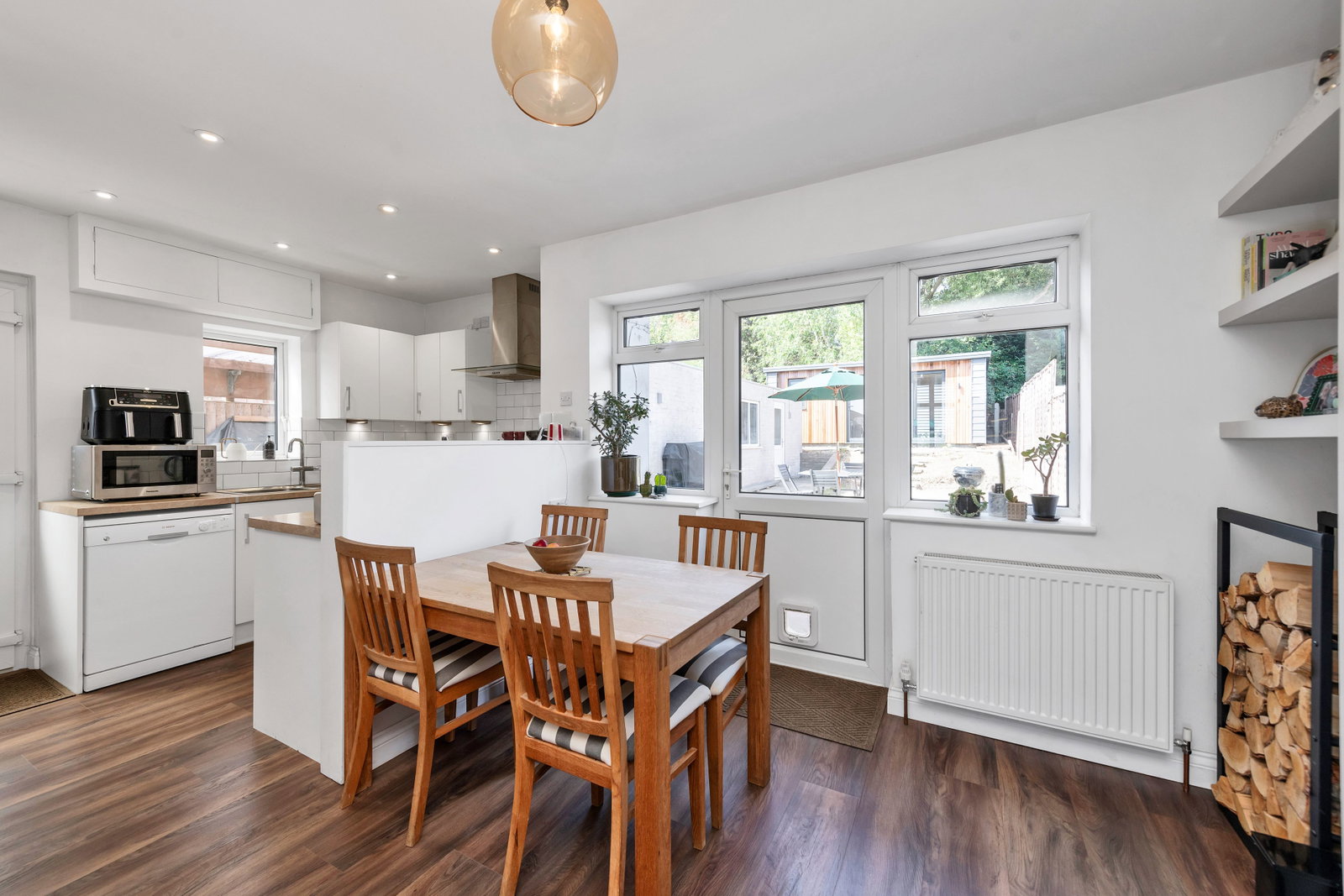 Semi Detached House for sale in Central Bedfordshire, Wood End Road, Cranfield