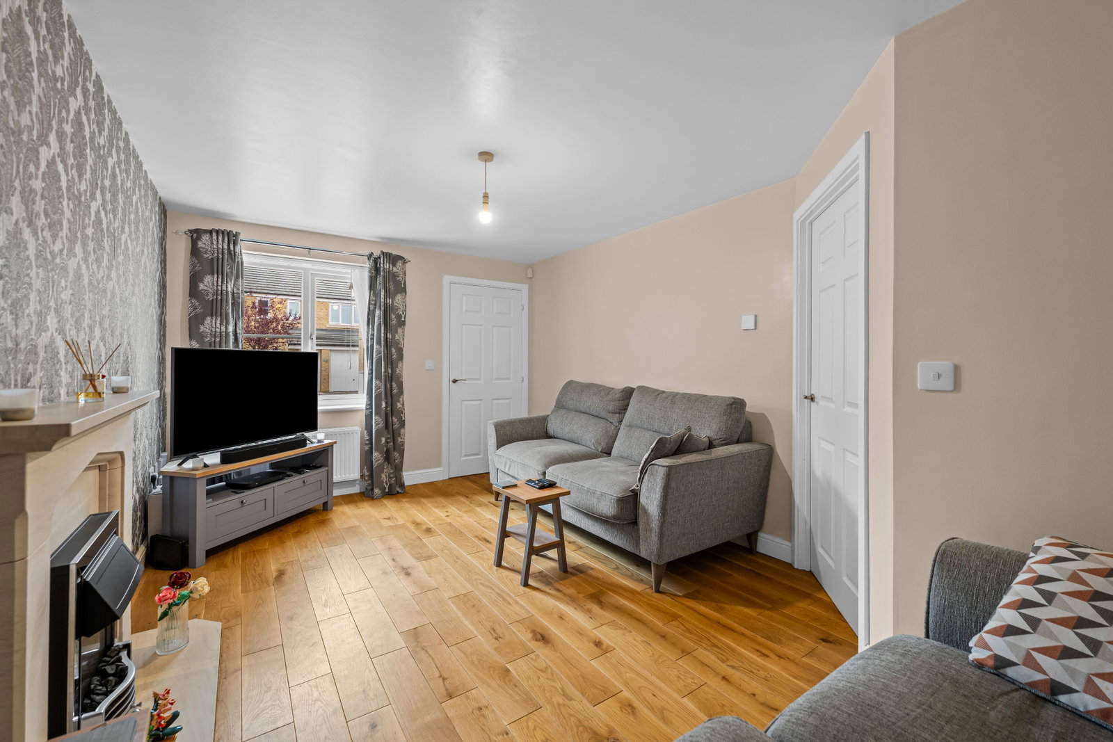 Semi Detached House in Barnsley 3