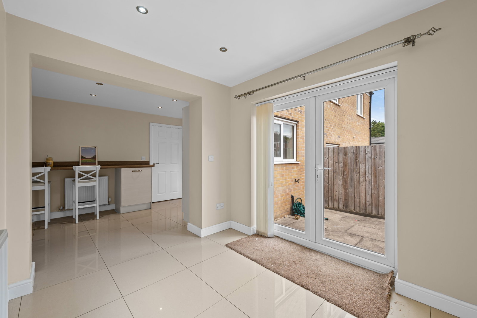 Semi Detached House for sale in Barnsley, Mitchells Court, Wombwell, S73, 850 m²
