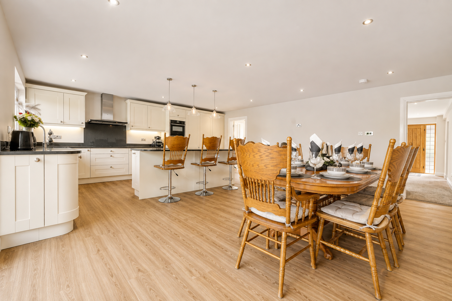 Detached House for sale in Orpington, Repton Road, Orpington, BR6 9HT