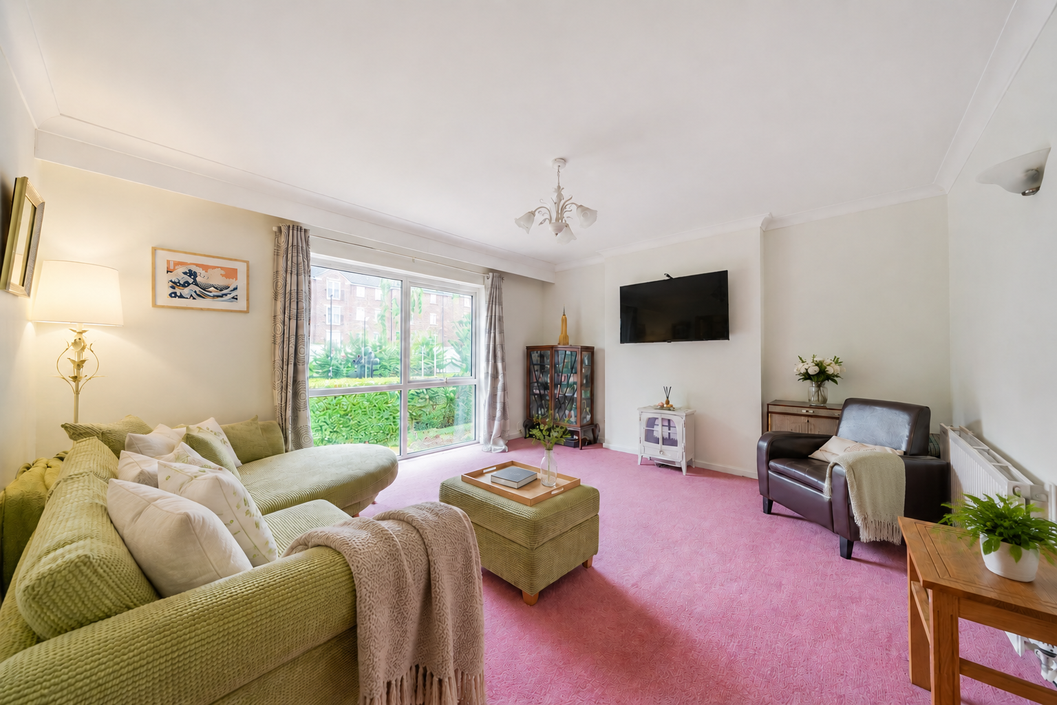 Flat for sale in York, Ashfield Court, Tadcaster Road, York, YO24, 891 m²
