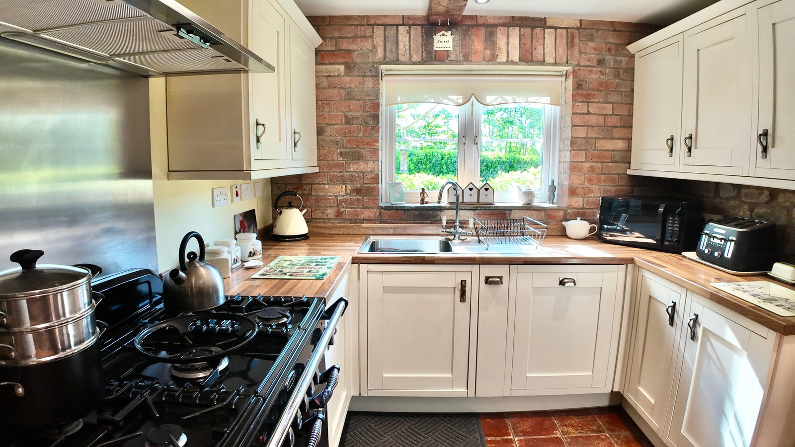 Cottage in Cwmbran 4