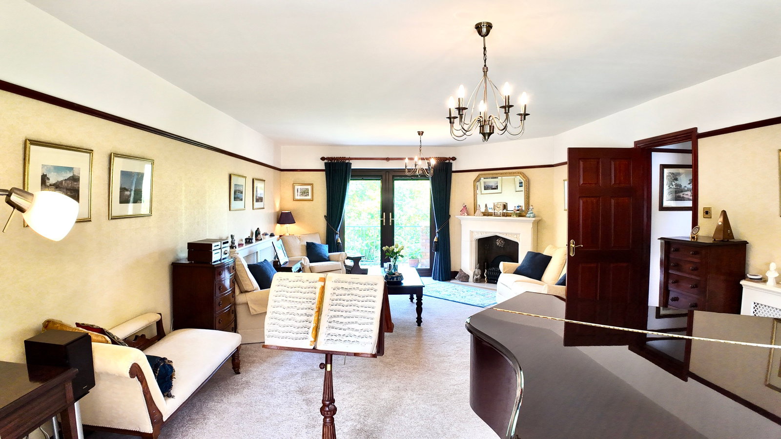 Detached House in Blackwood 4