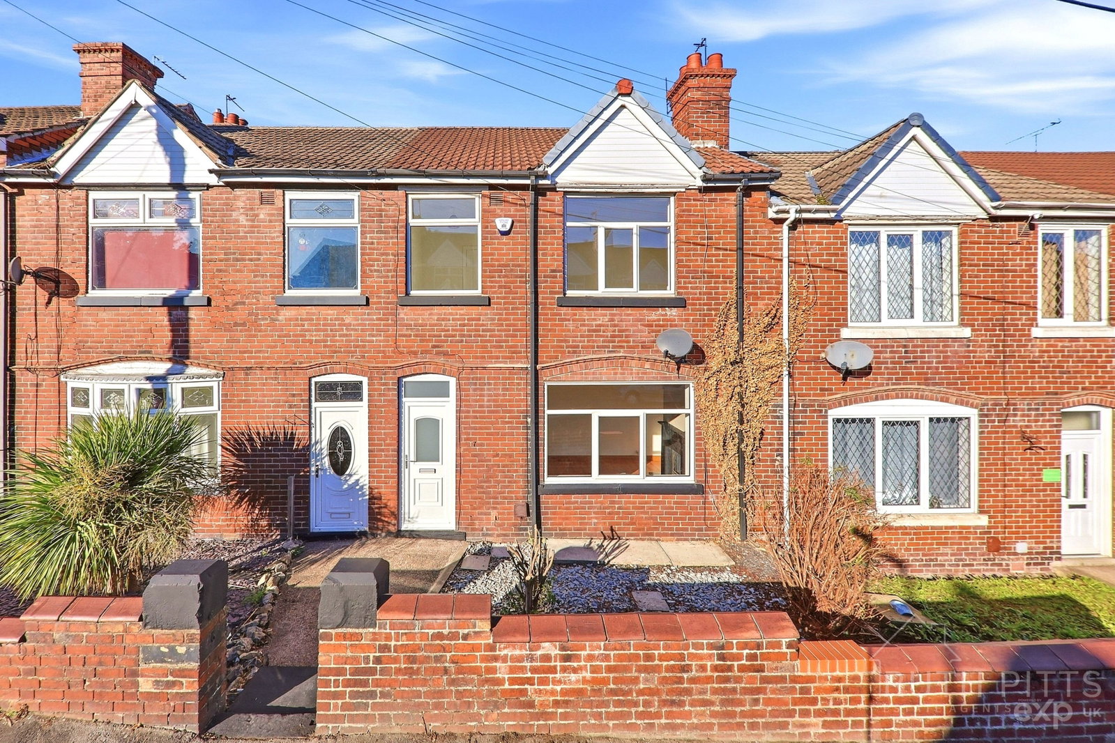 Terraced House for sale in Pontefract, Broadway, South Elmsall, WF9