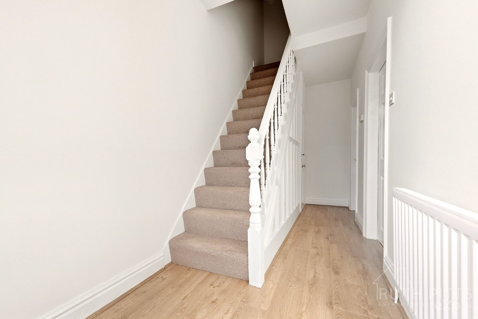 Terraced House for sale in Pontefract, Broadway, South Elmsall, WF9