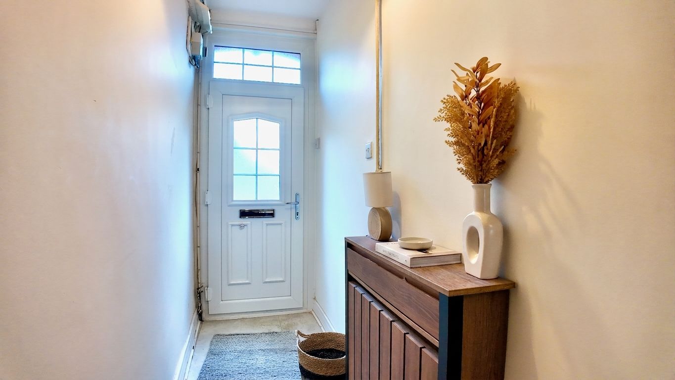 Terraced House for sale in Blackwood, Gordon Road, Blackwood, NP12