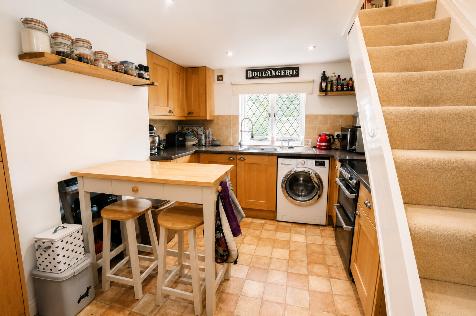 End Of Terrace House for sale in Chelmsford, High Street, Great Baddow, CM2 7HJ