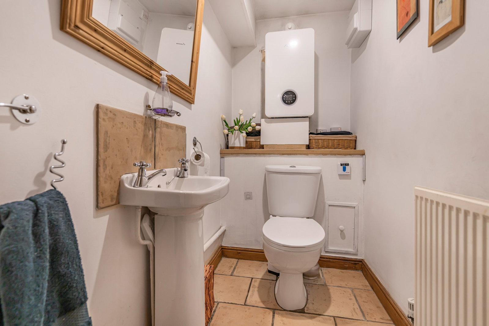 Barn Conversion for sale in Brighouse, The Barn, 6 Cromwell Bottom Drive, Brighouse HD6 2SP, 1601 m²