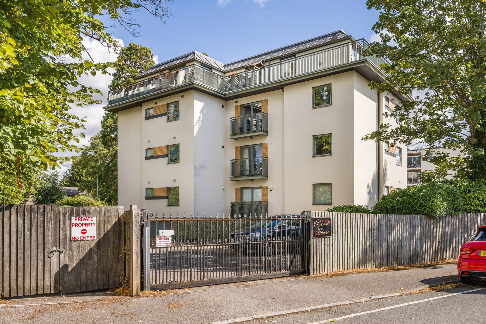 Apartment for sale in Cheltenham, Brook House, Belworth Drive, Cheltenham, GL51