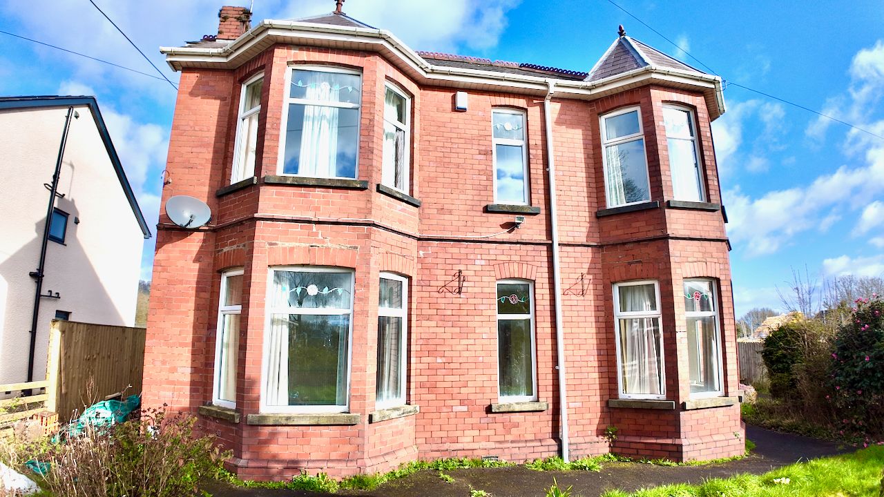 Detached House for sale in Cwmbran, Five Locks Road, Pontnewydd, NP44, 1465 m²