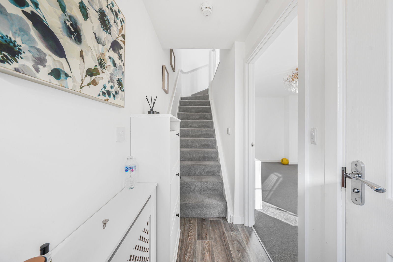 Semi Detached House for sale in Chelmsford, Foxglove Avenue, Chelmsford, CM1 4FX, 624 m²