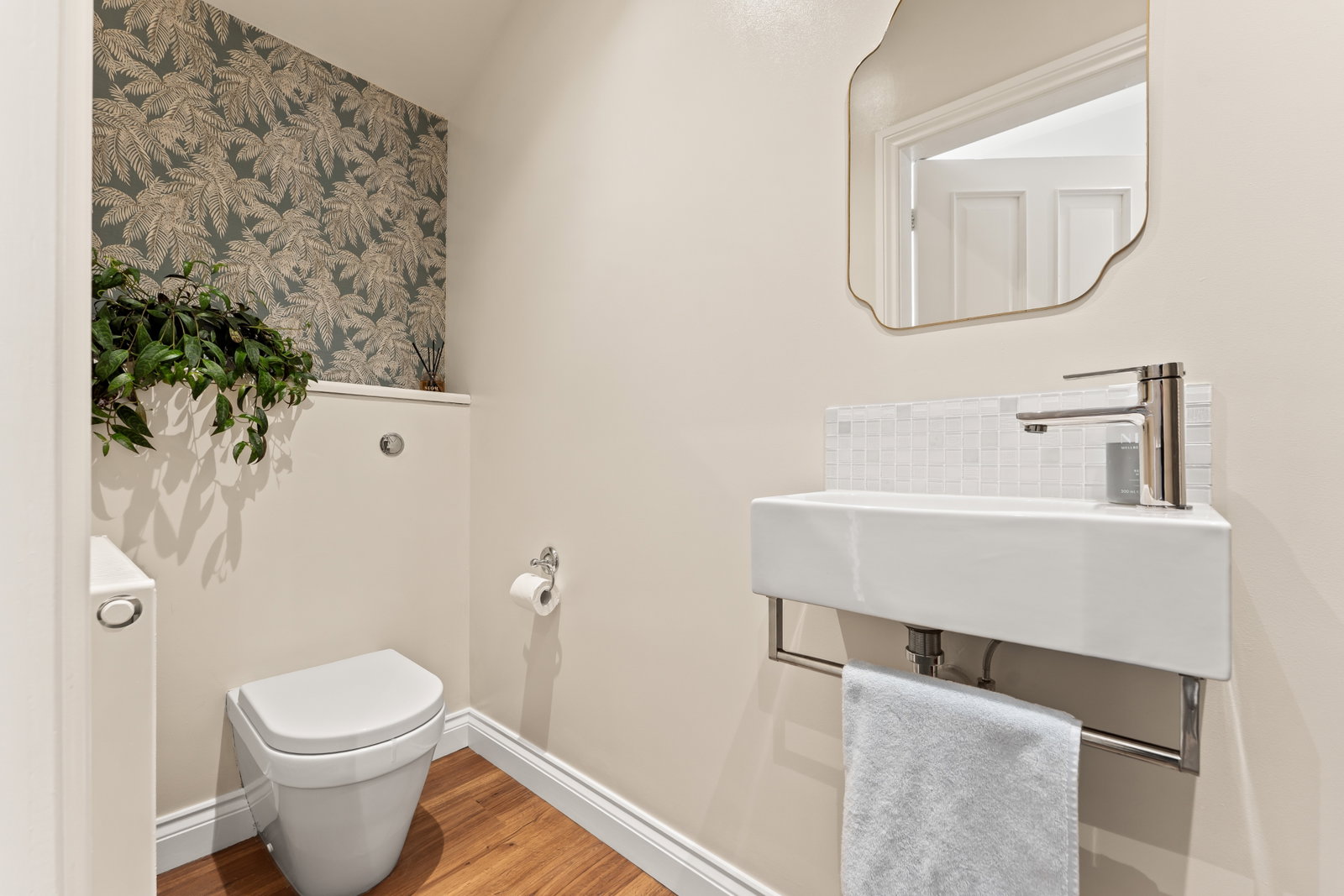 Coach House for sale in Sandbach, The Coach House, Smallwood, Cheshire, 1390 m²